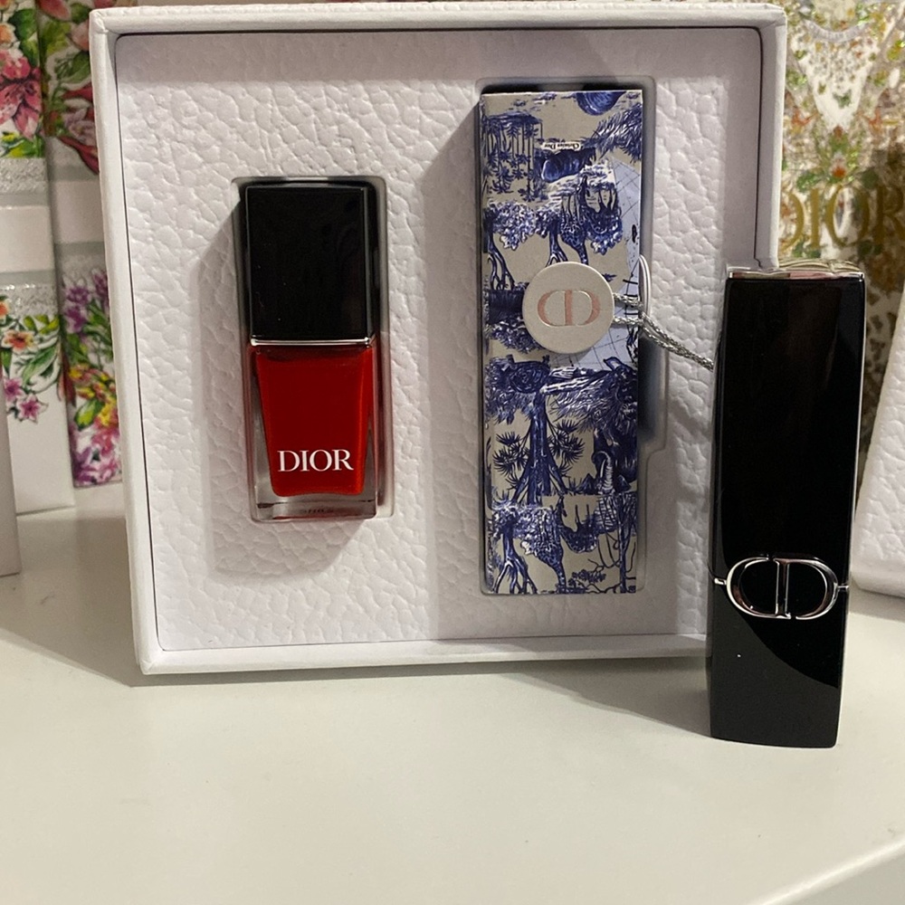 Dior Makeup Set Limited Edition-NIB - Picture 4 of 10
